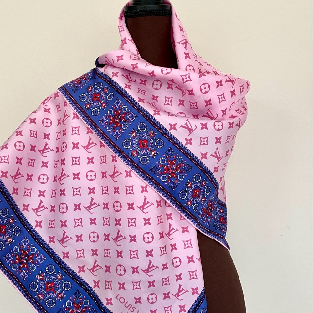 New Louis Vuitton Scarf Monogram Giant Pink Silk Oversize Wrap - Picture 4 of 14